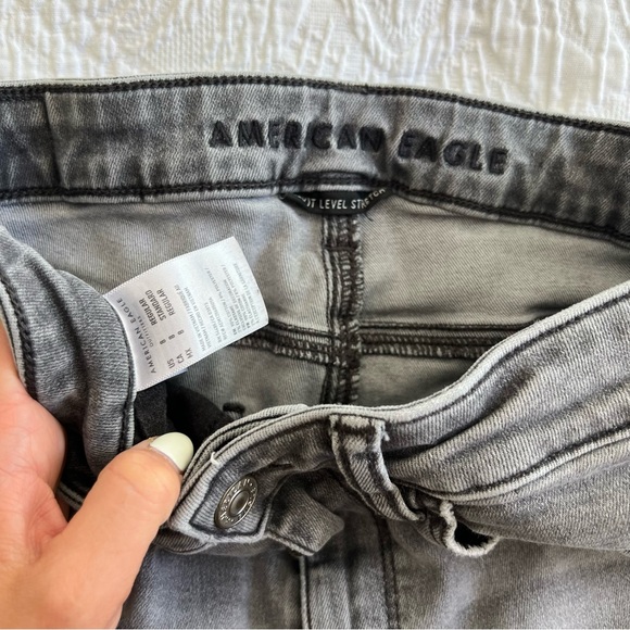 grey distressed american Eagle Super high-rise Jeggings - Picture 3 of 5
